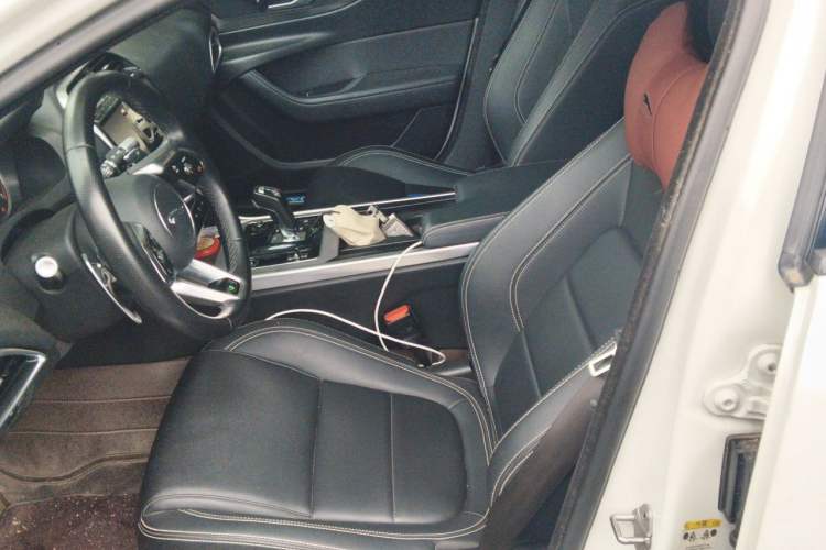 Used Jaguar XEL 2020 2.0T 200PS R-DYNAMIC Youth Sports Edition Left Front Seat