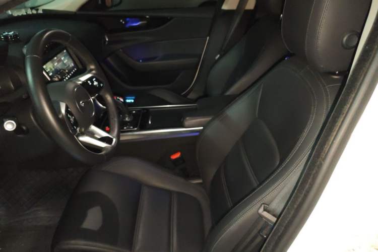 Used Jaguar XEL 2020 2.0T 200 PS S Advanced Elegance Edition Left Front Seat