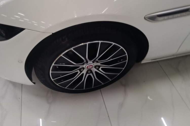 Used Jaguar XEL 2020 2.0T 200 PS S Advanced Elegance Edition Left Front Wheel Hub
