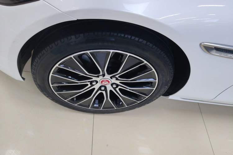 Used Jaguar XEL 2020 2.0T 200 PS S Advanced Elegance Edition Left Front Wheel Hub