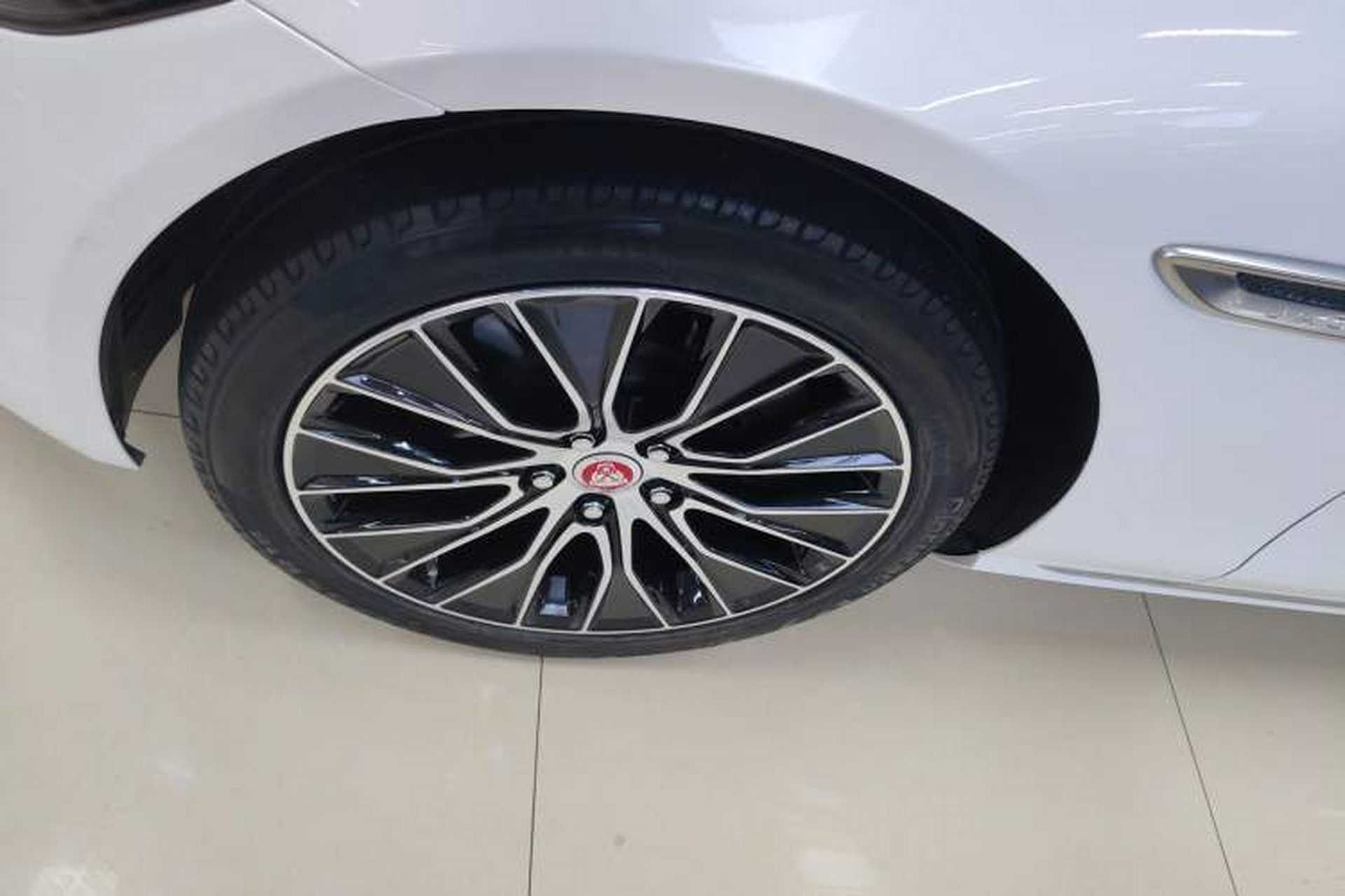 Used Jaguar XEL 2020 2.0T 200 PS S Advanced Elegance Edition Left Front Wheel Hub