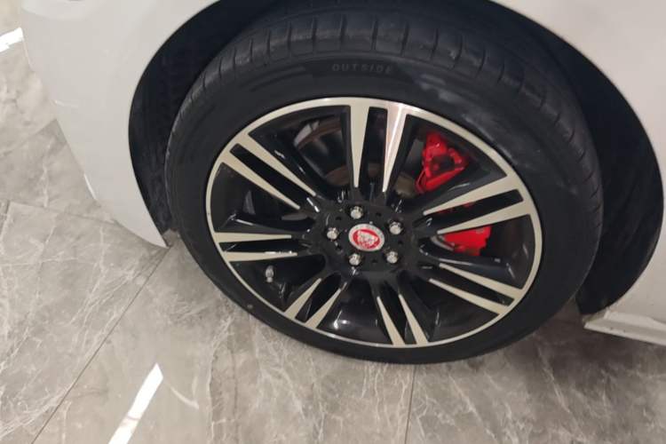 Used Jaguar XEL 2020 2.0T 200PS R-DYNAMIC Youth Sports Edition Left Front Wheel Hub