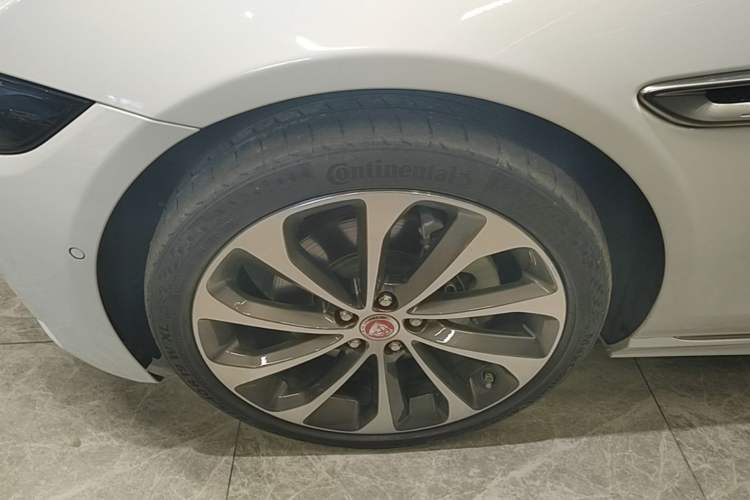 Used Jaguar XEL 2020 2.0T 200 PS R-DYNAMIC S Advanced Sport Edition Left Front Wheel Hub