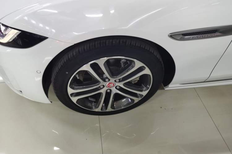 Used Jaguar XEL 2020 2.0T 200 PS R-DYNAMIC S Advanced Sport Edition Left Front Wheel Hub
