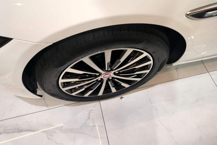 Used Jaguar XEL 2020 2.0T 200PS R-DYNAMIC Youth Sports Edition Left Front Wheel Hub