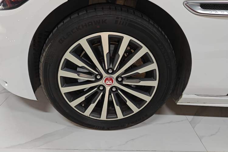 Used Jaguar XEL 2020 2.0T 200PS R-DYNAMIC Youth Sports Edition Left Front Wheel Hub
