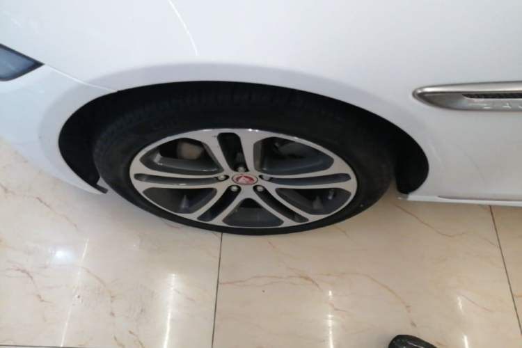 Used Jaguar XEL 2020 2.0T 200 PS R-DYNAMIC S Advanced Sport Edition Left Front Wheel Hub