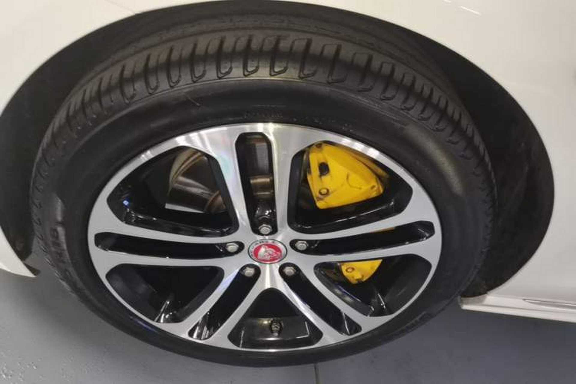 Used Jaguar XEL 2020 2.0T 200 PS R-DYNAMIC S Advanced Sport Edition Left Front Wheel Hub