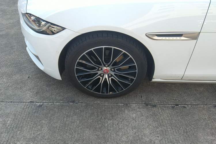 Used Jaguar XEL 2020 2.0T 200 PS S Advanced Elegance Edition Left Front Wheel Hub