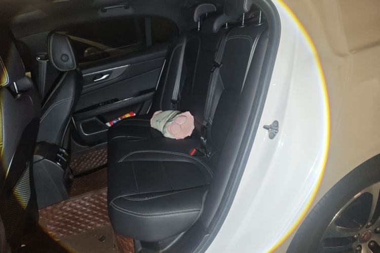 Used Jaguar XEL 2020 2.0T 200PS R-DYNAMIC Youth Sports Edition Left Rear Seat