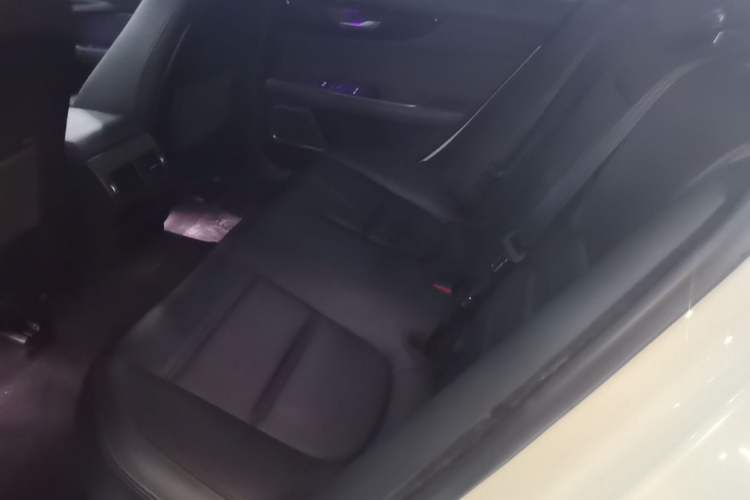 Used Jaguar XEL 2020 2.0T 200 PS S Advanced Elegance Edition Left Rear Seat