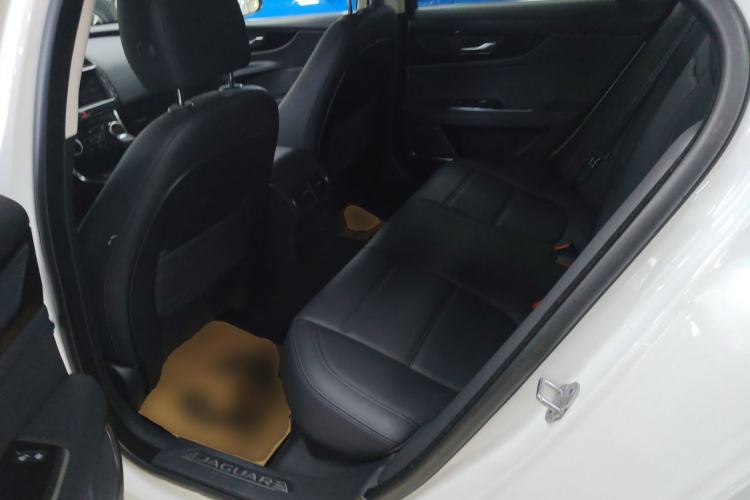 Used Jaguar XEL 2020 2.0T 200 PS S Advanced Elegance Edition Left Rear Seat