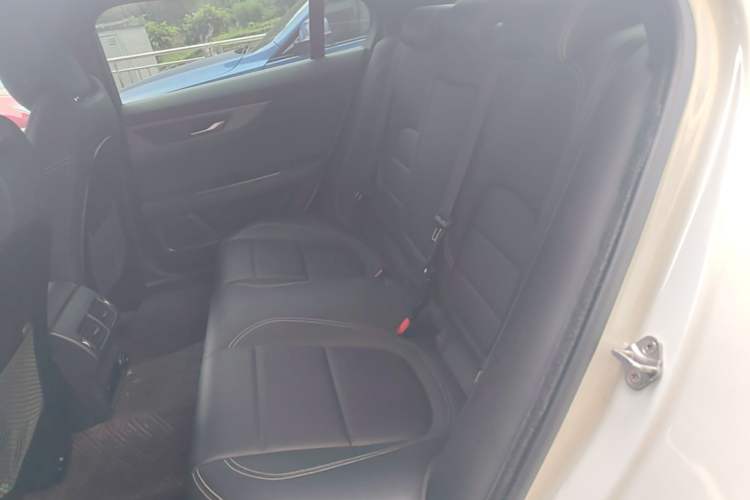 Used Jaguar XEL 2020 2.0T 200PS R-DYNAMIC Youth Sports Edition Left Rear Seat
