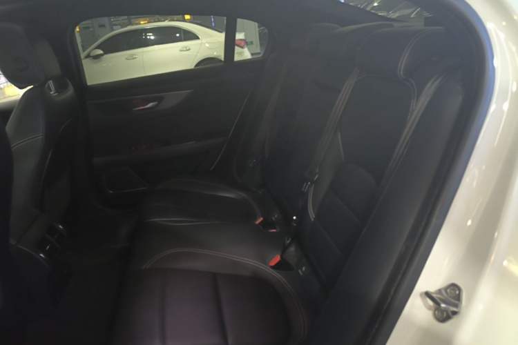 Used Jaguar XEL 2020 2.0T 200 PS R-DYNAMIC S Advanced Sport Edition Left Rear Seat