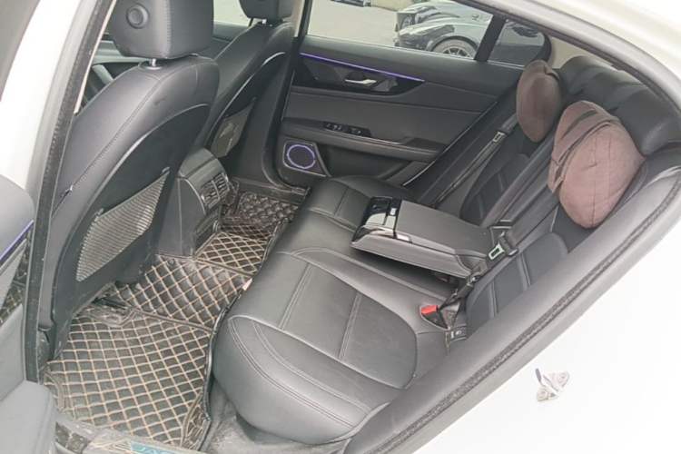 Used Jaguar XEL 2020 2.0T 200 PS S Advanced Elegance Edition Left Rear Seat