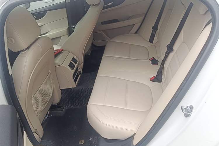 Used Jaguar XEL 2020 2.0T 250 PS SE Tech-Elegant Edition Left Rear Seat
