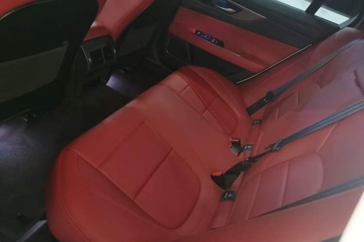 Used Jaguar XEL 2020 2.0T 200 PS R-DYNAMIC S Advanced Sport Edition Left Rear Seat