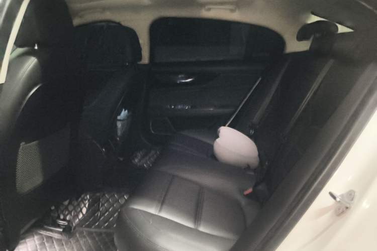 Used Jaguar XEL 2020 2.0T 200 PS S Advanced Elegance Edition Left Rear Seat