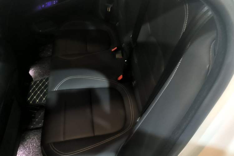 Used Jaguar XEL 2020 2.0T 200PS R-DYNAMIC Youth Sports Edition Left Rear Seat