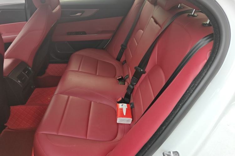 Used Jaguar XEL 2020 2.0T 200 PS R-DYNAMIC S Advanced Sport Edition Left Rear Seat