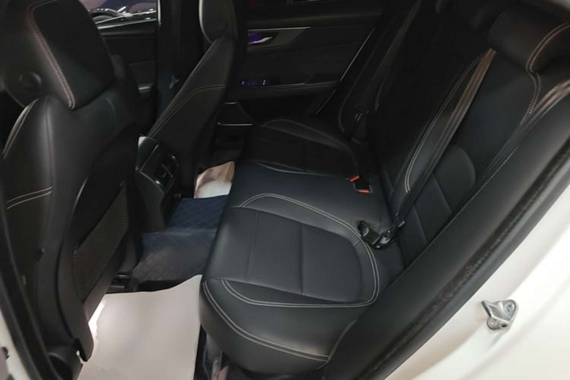 Used Jaguar XEL 2020 2.0T 200PS R-DYNAMIC Youth Sports Edition Left Rear Seat