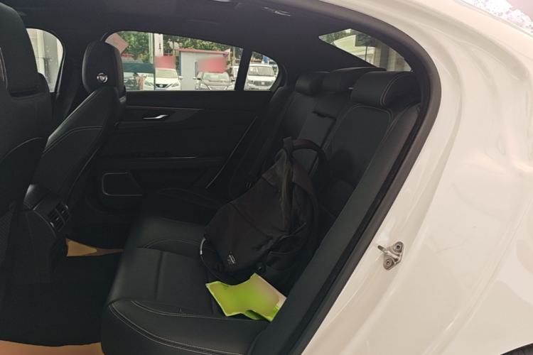 Used Jaguar XEL 2020 2.0T 200PS R-DYNAMIC Youth Sports Edition Left Rear Seat