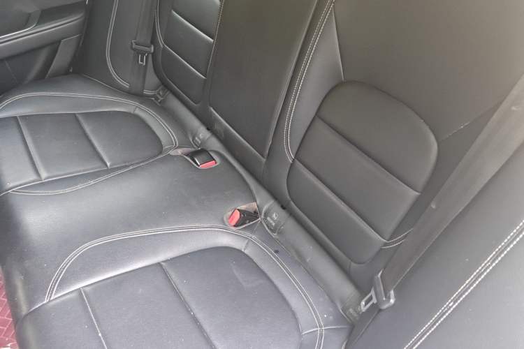 Used Jaguar XEL 2020 2.0T 200PS R-DYNAMIC Youth Sports Edition Left Rear Seat