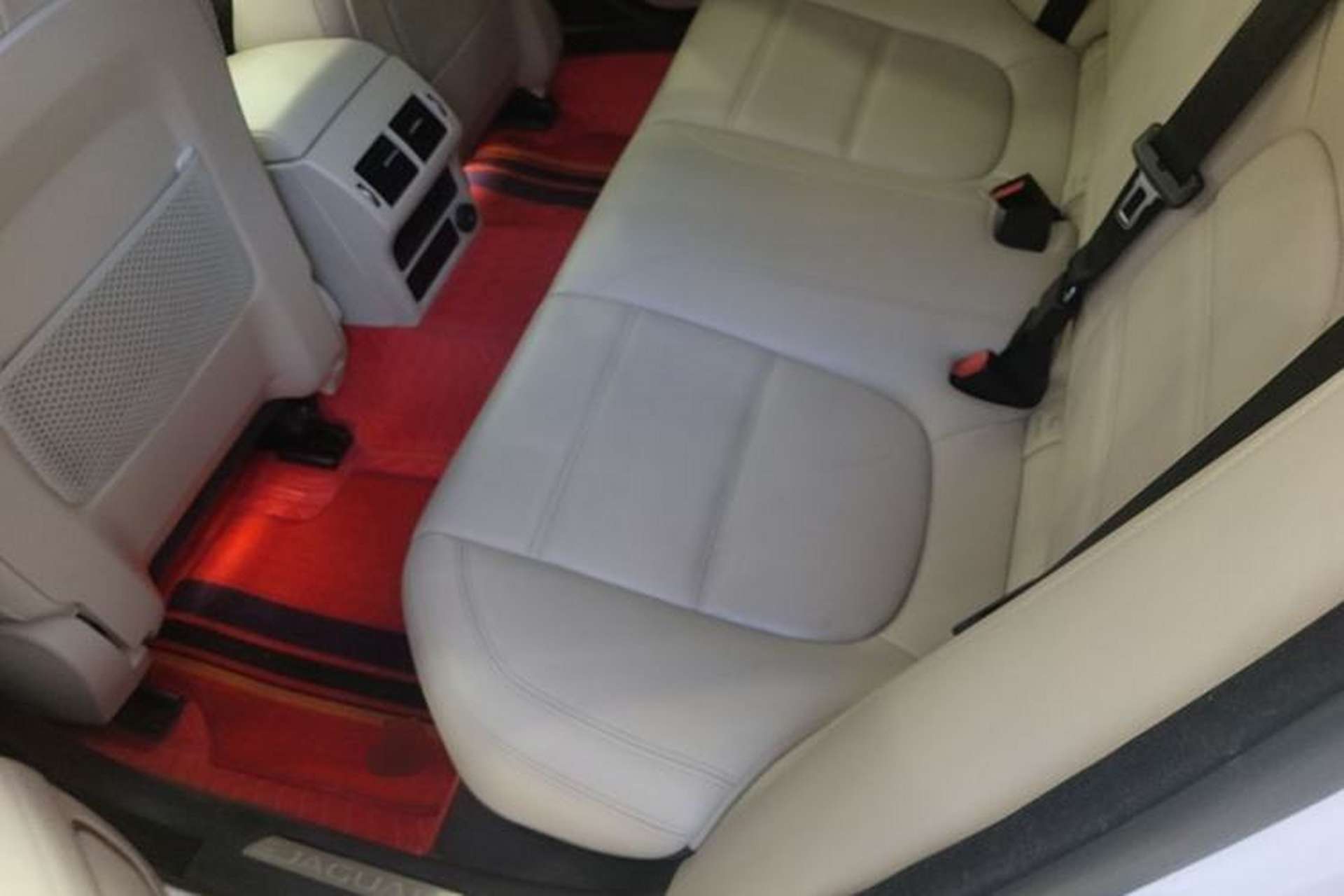 Used Jaguar XEL 2020 2.0T 250 PS SE Tech-Elegant Edition Left Rear Seat