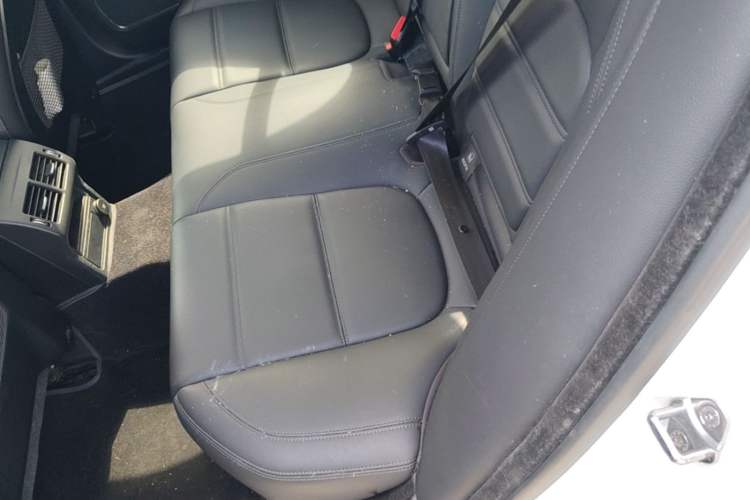 Used Jaguar XEL 2020 2.0T 200 PS S Advanced Elegance Edition Left Rear Seat