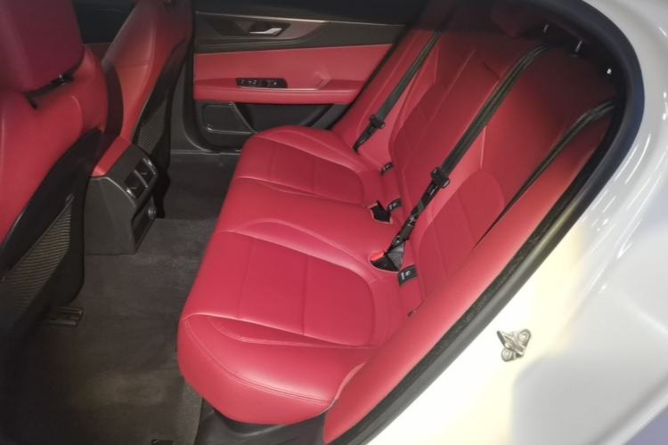 Used Jaguar XEL 2020 2.0T 200 PS R-DYNAMIC S Advanced Sport Edition Left Rear Seat