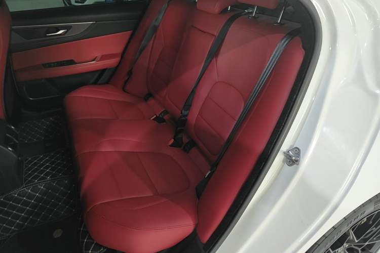 Used Jaguar XEL 2020 2.0T 200 PS R-DYNAMIC S Advanced Sport Edition Left Rear Seat