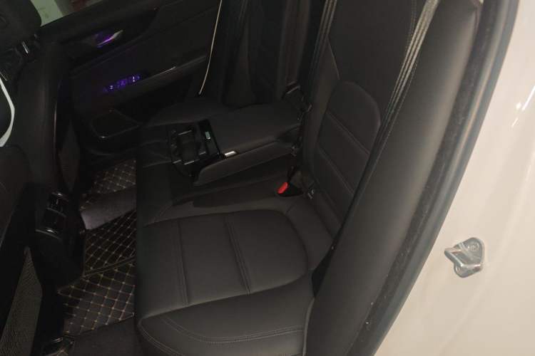 Used Jaguar XEL 2020 2.0T 200 PS S Advanced Elegance Edition Left Rear Seat