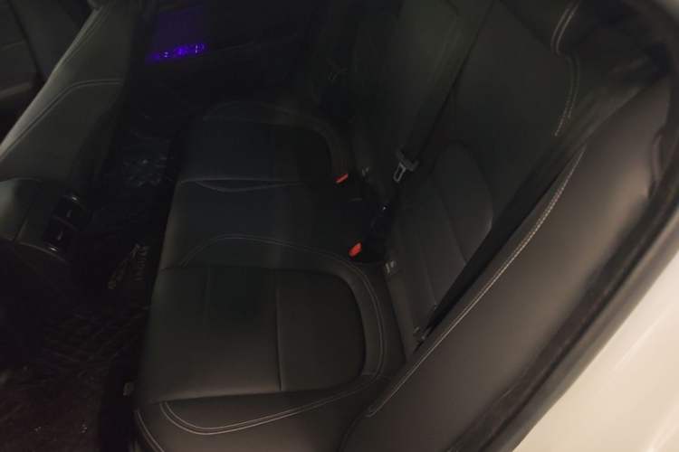 Used Jaguar XEL 2020 2.0T 200PS R-DYNAMIC Youth Sports Edition Left Rear Seat