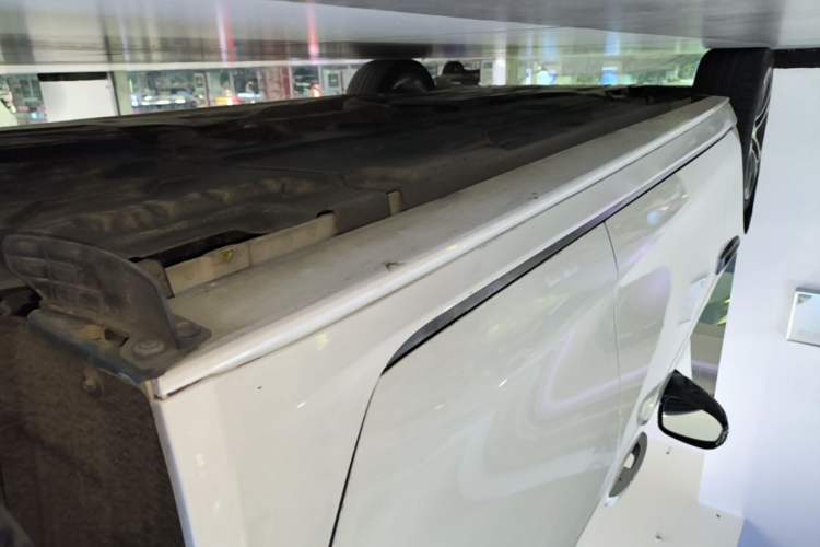 Used Jaguar XEL 2020 2.0T 200 PS R-DYNAMIC S Advanced Sport Edition Left Side Sill