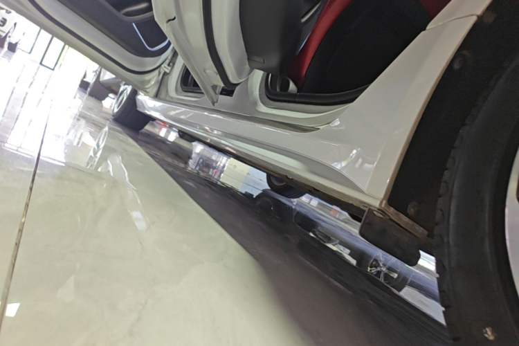 Used Jaguar XEL 2020 2.0T 200 PS R-DYNAMIC S Advanced Sport Edition Left Side Sill