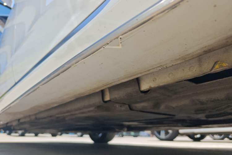 Used Jaguar XEL 2020 2.0T 200 PS R-DYNAMIC S Advanced Sport Edition Left Side Sill