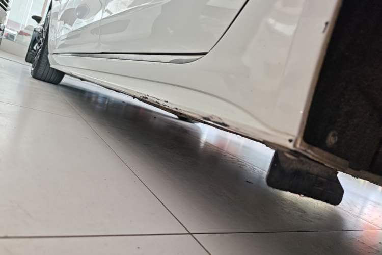Used Jaguar XEL 2020 2.0T 200PS R-DYNAMIC Youth Sports Edition Left Side Sill