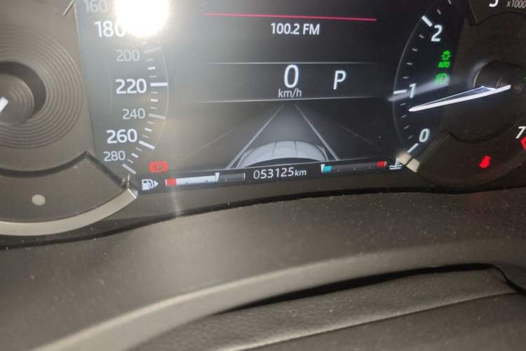 Used Jaguar XEL 2020 2.0T 200PS R-DYNAMIC Youth Sports Edition Odometer Close Up