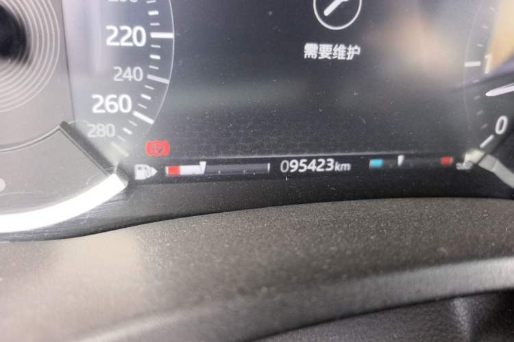Used Jaguar XEL 2020 2.0T 200PS R-DYNAMIC Youth Sports Edition Odometer Close Up