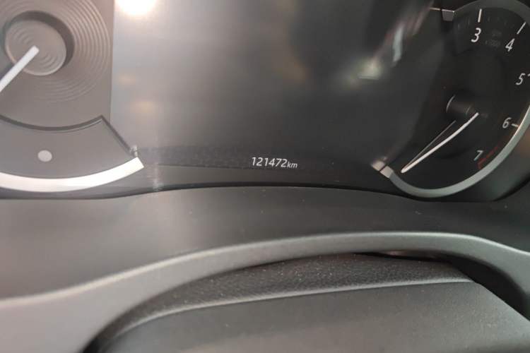 Used Jaguar XEL 2020 2.0T 200 PS S Advanced Elegance Edition Odometer Close Up