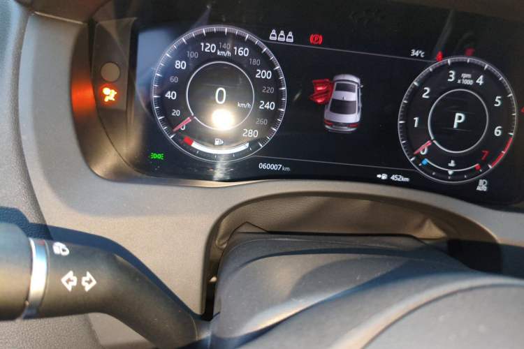 Used Jaguar XEL 2020 2.0T 250 PS SE Tech-Elegant Edition Odometer Close Up