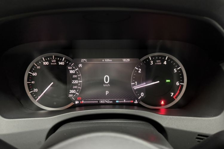 Used Jaguar XEL 2020 2.0T 200 PS S Advanced Elegance Edition Odometer Close Up