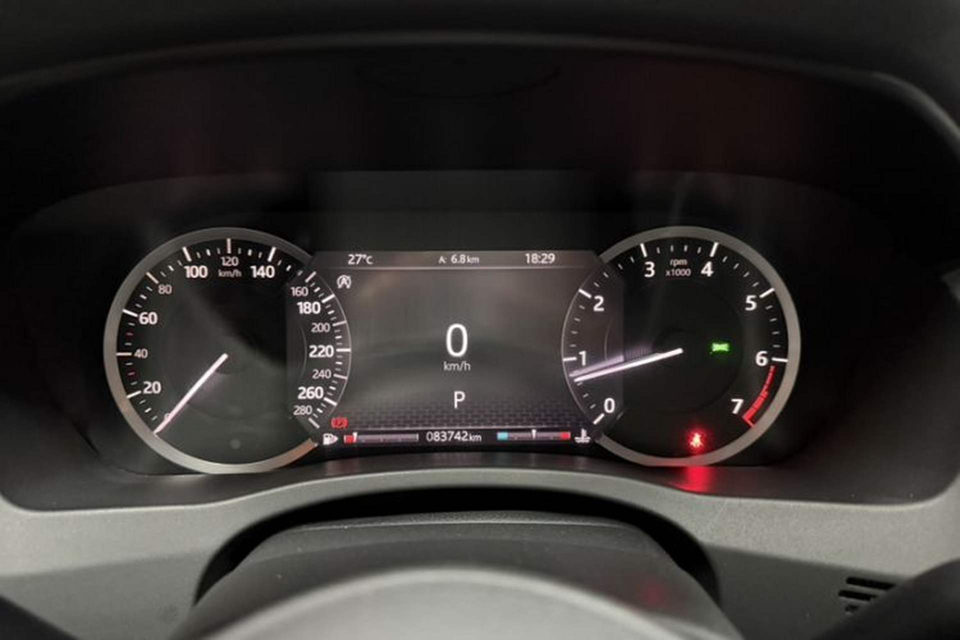 Used Jaguar XEL 2020 2.0T 200 PS S Advanced Elegance Edition Odometer Close Up