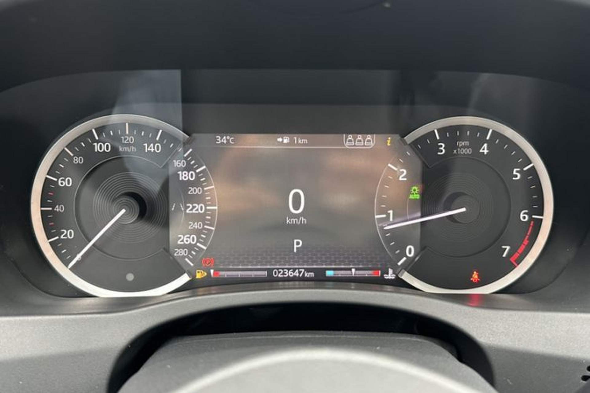 Used Jaguar XEL 2020 2.0T 200 PS S Advanced Elegance Edition Odometer Close Up