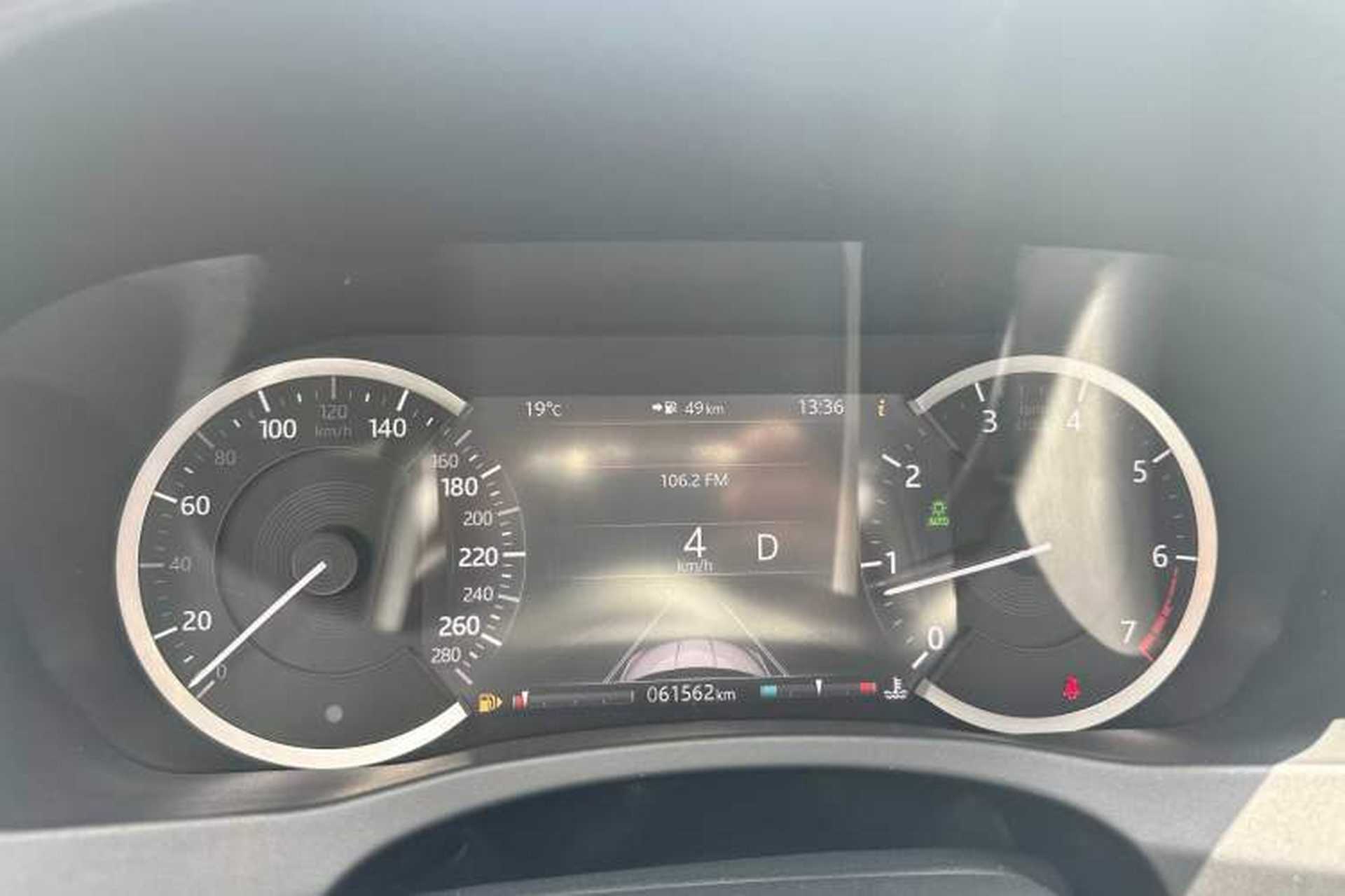 Used Jaguar XEL 2020 2.0T 200 PS S Advanced Elegance Edition Odometer Close Up