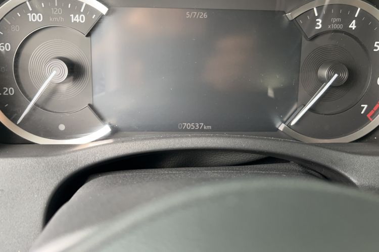 Used Jaguar XEL 2020 2.0T 200 PS R-DYNAMIC S Advanced Sport Edition Odometer Close Up