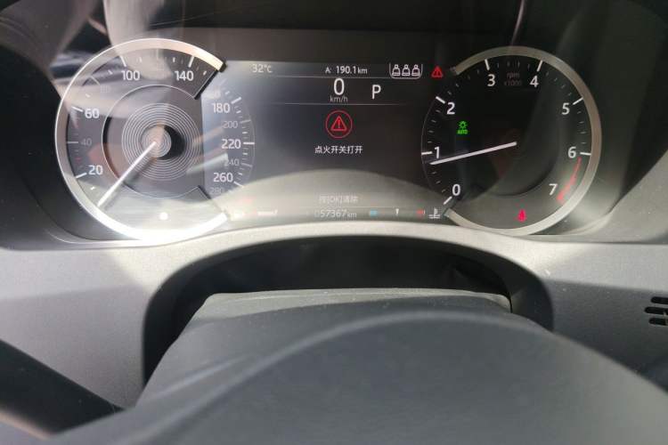 Used Jaguar XEL 2020 2.0T 200 PS R-DYNAMIC S Advanced Sport Edition Odometer Close Up