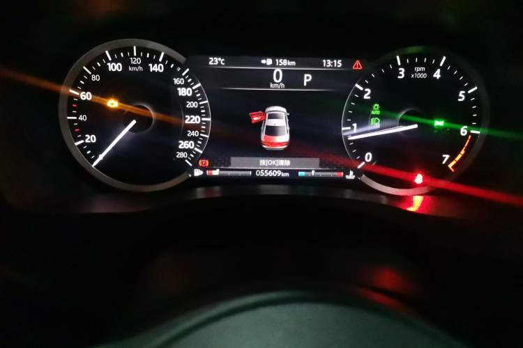 Used Jaguar XEL 2020 2.0T 200PS R-DYNAMIC Youth Sports Edition Odometer Close Up