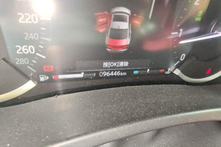 Used Jaguar XEL 2020 2.0T 200 PS R-DYNAMIC S Advanced Sport Edition Odometer Close Up