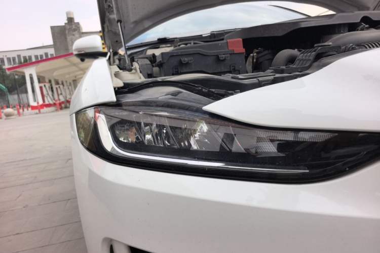 Used Jaguar XEL 2020 2.0T 200PS R-DYNAMIC Youth Sports Edition Right Front Headlight